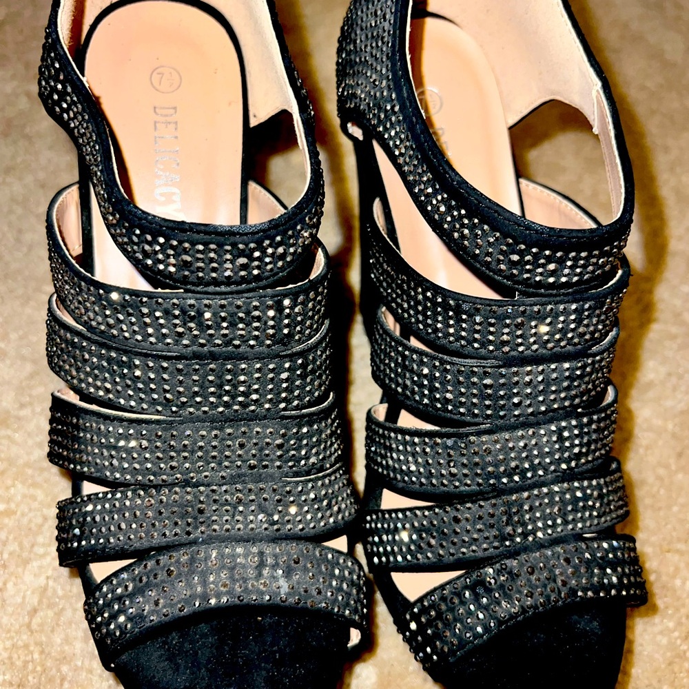 Heels - Picture 2 of 3